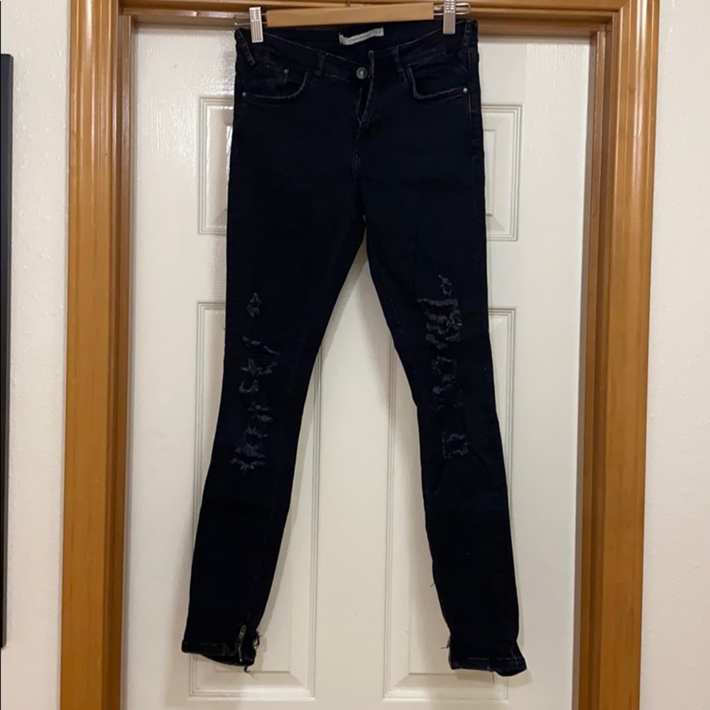 Zara black distressed skinny jeans size 4 (fits 2)